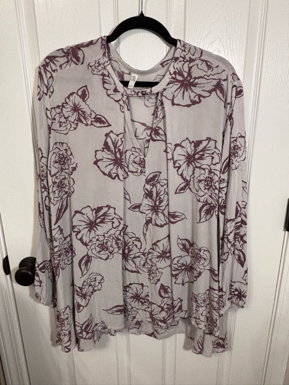 Free People Floral Boho Blouse Size Small Flowy Rayon Peasant Top Keyhole Neck